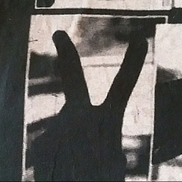 Delia's Love Tee Tshirt Sign Language Hand Finger - Picture 4 of 6